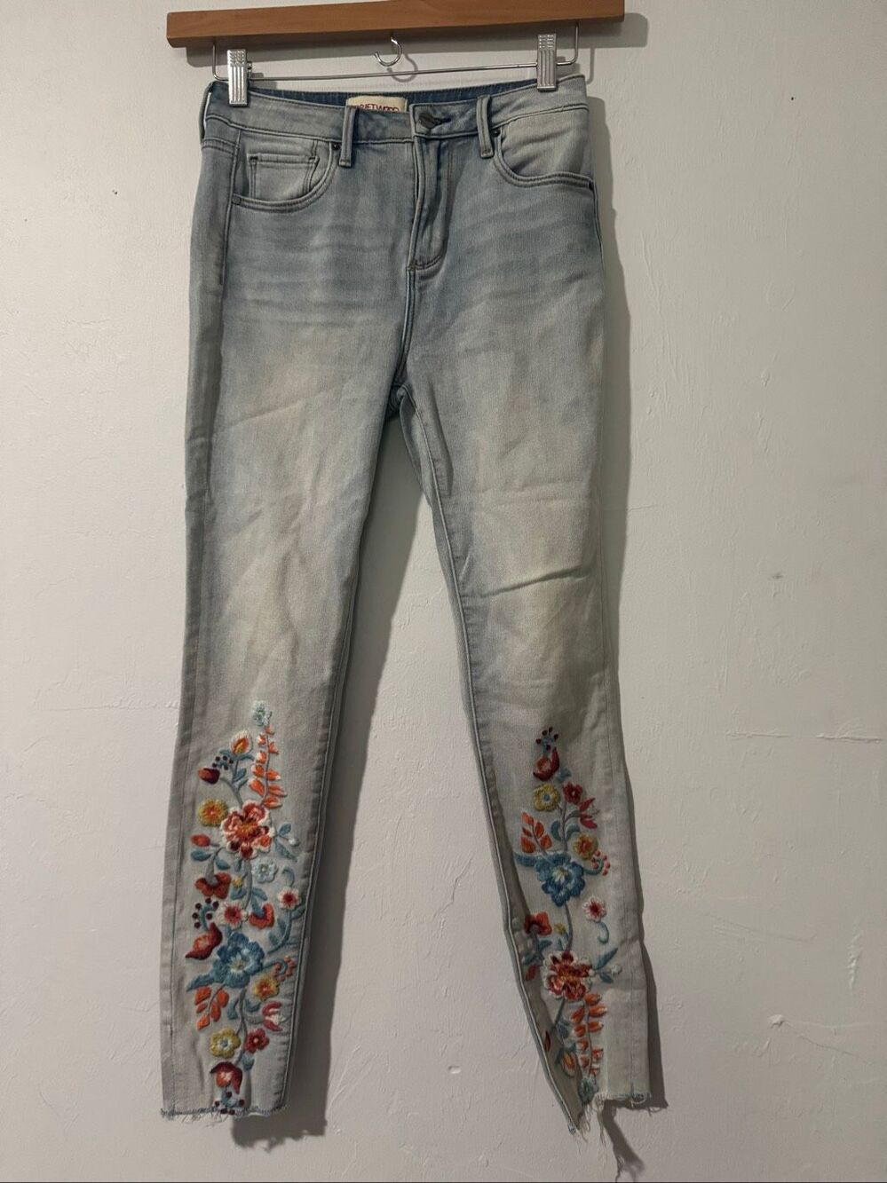 Driftwood light blue floral Embroidered Raw edge skinny jeans 26